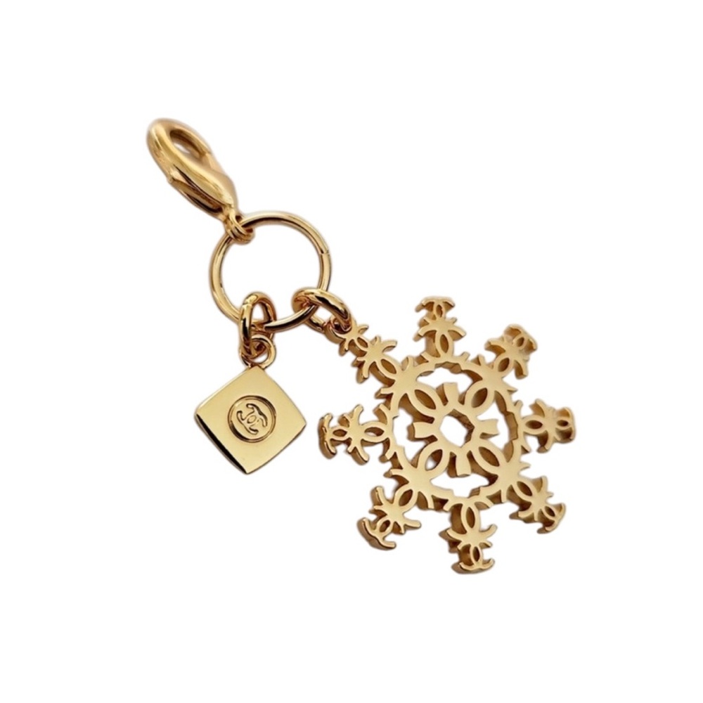 Chanel Snowflake Charm - Picture 4 of 5